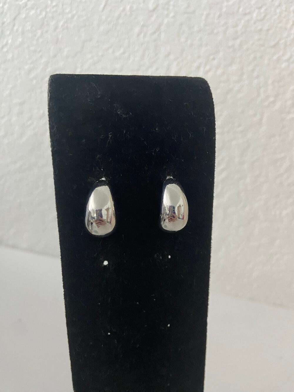Teardrop earrings Silver tone